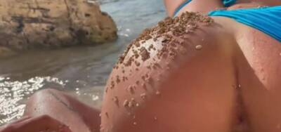 BEACH SEX - Wet Pussy Takes Control & Makes Him Cum Early While People Watch From The Distance - inxxx.com