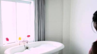 Slender Ebony Beauties Take bubble Bath Together - nvdvid.com
