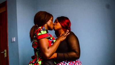 Nigerian lesbian hot secret makeout affair - drtuber.com - Nigeria