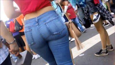 Nice latina teen ass in tight jeans - drtuber.com