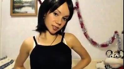 Horny Chick playing with her toy - icpvid.com