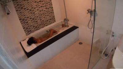 Thai teen fucked in the bath by a BWC - icpvid.com - Thailand