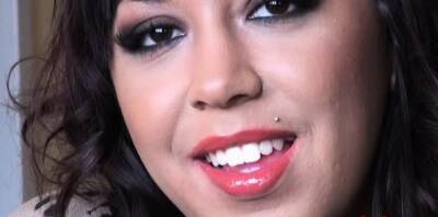 Meat bazooka hammers stunning ebony diva 's love tunnel - nvdvid.com