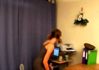 Adorable babe gets down on all fours - nvdvid.com