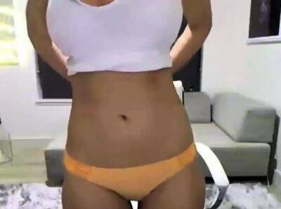 showing off big ass and tits teasing - drtuber.com