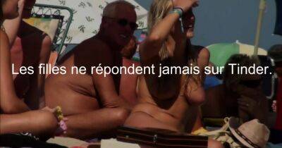 Des femmes nues sont filmees sur la plage - drtuber.com - France