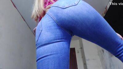 Fit Girl With A Juicy Ass Has Fun With Her Holes - hclips.com