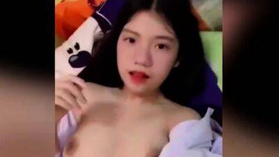 Cute Asian Teen With Big tits teases Pt1 - drtuber.com - Thailand