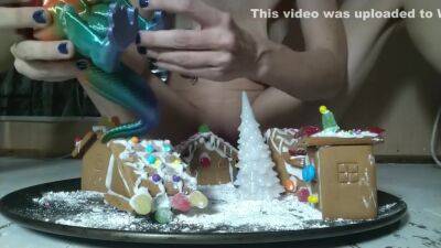 Ginger Bread Town - hclips.com
