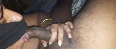 Mallurealcouple Wife Enjoys Fingering In Pussy And Anal - hclips.com