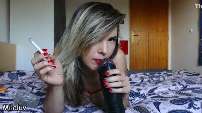 Bunnyblonde - Milaluv Smokes And Gives You A Special Jo - hclips.com