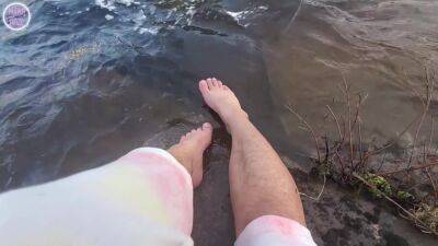 Big Feet And Hairy Legs Splashing At The Beach - hclips.com