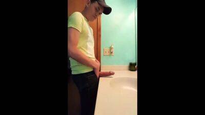 straight hunk with fat dick jerks off in bathroom - drtuber.com