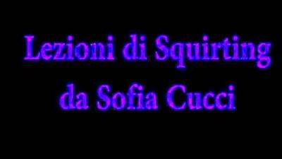 Sofia - Sofia Gucci insegna lo squirting - drtuber.com - Italy