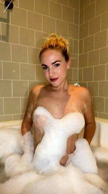 Awesome Big Boobs Blonde Masturbates In The Shower - drtuber.com