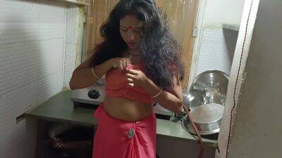 Big Boobs Fucked Indian Bhabhi Wearing Saree In The Kitchen - hclips.com - India