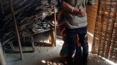 Indian Village Bhabhi Xxx Videos With Farmer - hclips.com - India