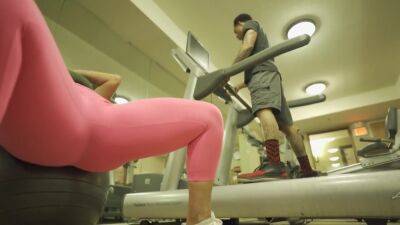 Milf Slut At The Gym With Queen Rogue - upornia.com