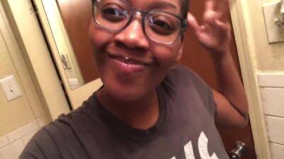 Tierney Roberson Shows You How She Plays With Her Nipple - upornia.com