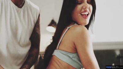 Tight Squirter Apolonia Facialed - hclips.com