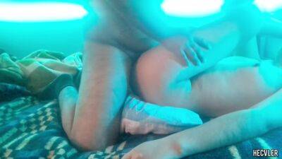 Me Desnudo Frente A Mi Amigo Y Termina Excitandose - hclips.com