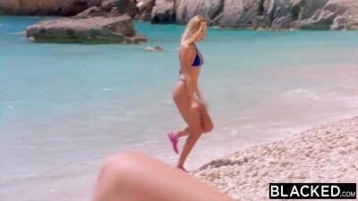 Gorgeous Angelika Seduces Stranger On The Beach 13 Min - upornia.com