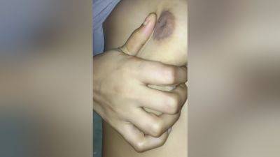 Padoshan Ko Bad Pr Lita Kr Ki Choot Main Ungali - desi-porntube.com - India
