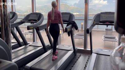 I Like An Unknown Girl From The Cruise Ship Gym I Go To Her Room To Fuck Her And She Gives Me A Blowjob Until I Finish Cumming - hclips.com