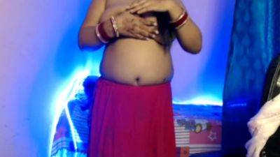 The Hot Aunty, In The Throes Of Youth, Slowly Opens Her Clothes, Exposes Her Boobs And Nipples And Does An Erotic Sexy Dance - desi-porntube.com - India