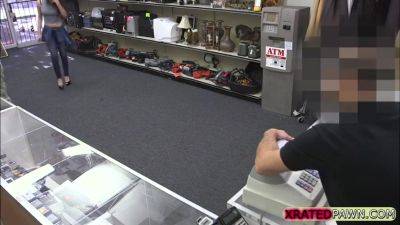 Shoe Seller Sucks A Huge Hard Dick - hclips.com