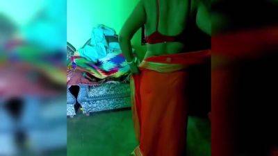 Super Sexy In Hot Bhabhi Changing Saree And Full Body Show - desi-porntube.com - India