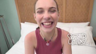 This Cute Teen Is In Yoga Pants Giving A Blowjob - hclips.com