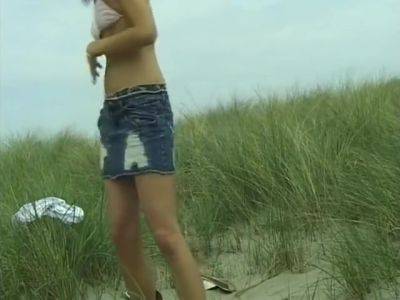 Im Brunette Cam Girl With A Shaved Pussy And - hclips.com - Czech Republic
