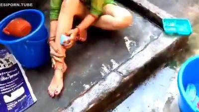 Indian Bhabhi Bath In Chapakal And She Press Boobs And Enjoy The Seen - desi-porntube.com - India