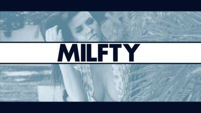 Horny Clown Dick Down - MYLF - hotmovs.com