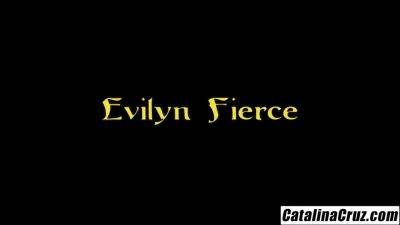 LICENSED TO BLOW - Evilyn Fierce Monster Cock Slides Down Throat - hotmovs.com