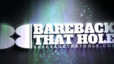 BAREBACKTHATHOLE Hunks Brad Kalvo And Hugh Hunter In 3way - drtuber.com