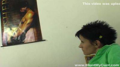Young Girl Alone Home - upornia.com - Czech Republic