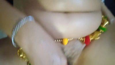 Lady - Indian Lady In Fingering Her Tiny Pussy With Sex Toy,lick Pussy - desi-porntube.com - India