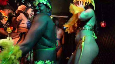 extreme carnaval DP fuck and squirting party orgy - drtuber.com - Italy - Brazil