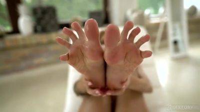 Missy Luv - Mesmerizing Feet Hot Fetish - Missy Luv - upornia.com