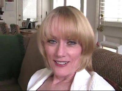 Blonde Milf With Big Boobs Playing Cam Free Porn - hclips.com