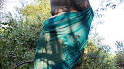 Desi Jungle Bhabhi Played Dirty Game Of Sex With A Boy In The Jungle And Also Did Blowjob - hclips.com - India