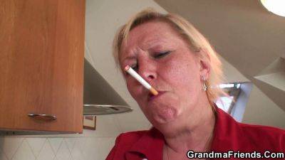 Two repairmen share a very experienced blonde granny in a hardcore threesome - sexu.com - Czech Republic