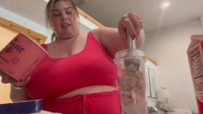 Ssbbw Beautiful Women Eating For Belly Fat Gain #bigbelly - upornia.com