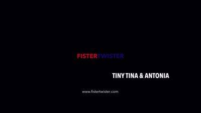 Antonia Sainz - Tina - Antonia Sainz, Per Fection And Tiny Tina In Serious Stretching - hotmovs.com