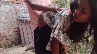 Hot Girl Gets Fucked By Her Boyfriend Outdoor Forest Hard-core Sex Jangal Me Mangal - desi-porntube.com - India
