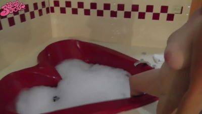 Cameron Skye - Yboobs Heart Shaped Bath Tub - hclips.com
