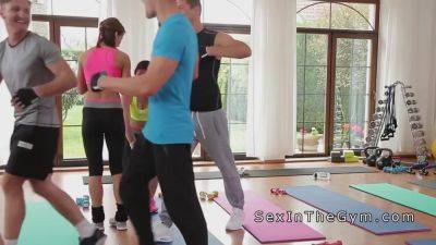 Fitness Lesbians Tribbing In Yoga Pants - videomanysex.com