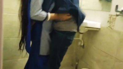 Indian College Student In H.o.d.s Bathroom - hclips.com - India
